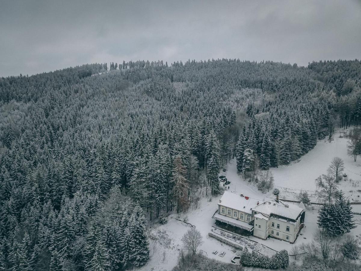 Hotel Zámeček Janovičky Broumov Exterior foto